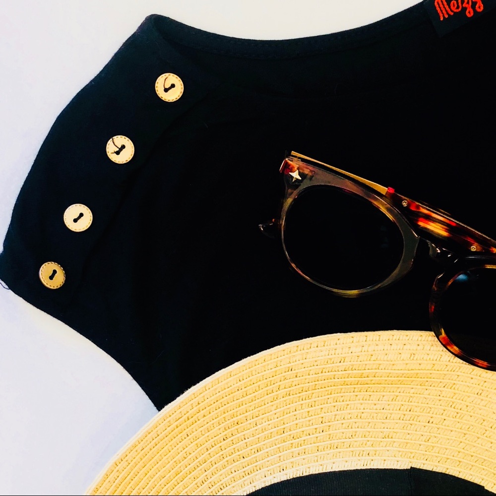 Silky soft black ModCloth top 🖤
